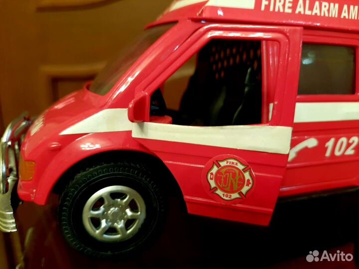 Игрушка пожарная машина,в отл.сост