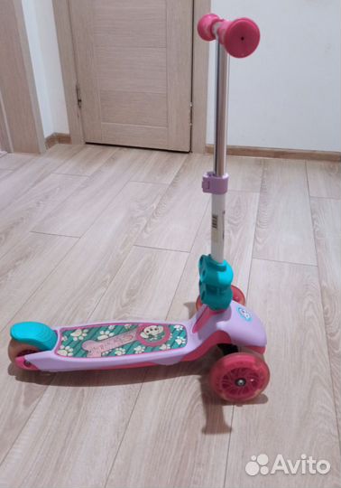 Самокат детский трехколесный со светящимися колеса
