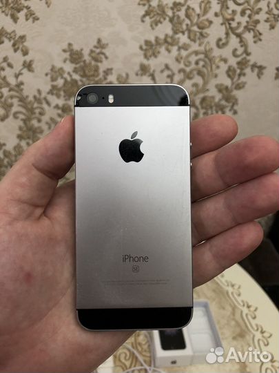 iPhone SE, 32 ГБ