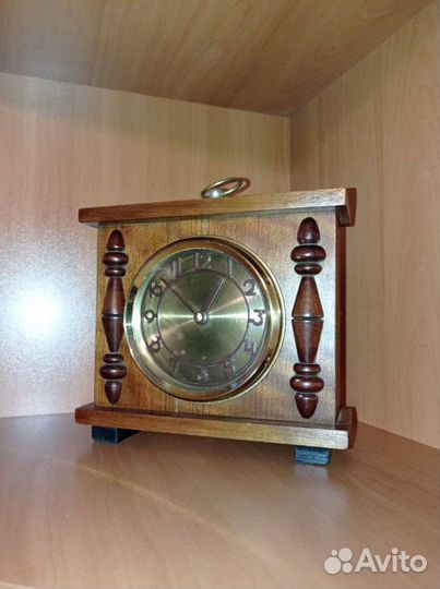 Настольные часы
