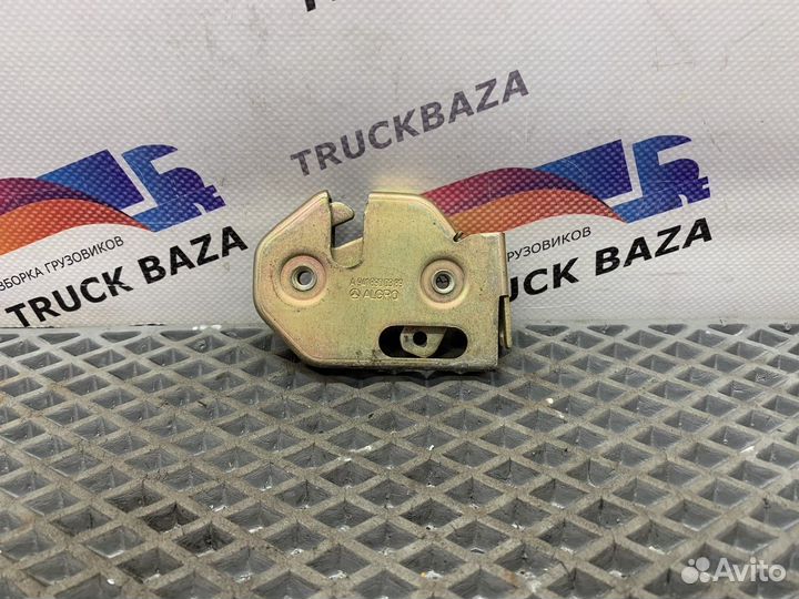 Замок бардачка