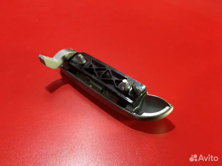 Ручка двери багажника Toyota Funcargo NCP25 1NZ-FE