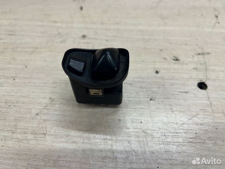 Блок управления зеркалами BMW 5 e34