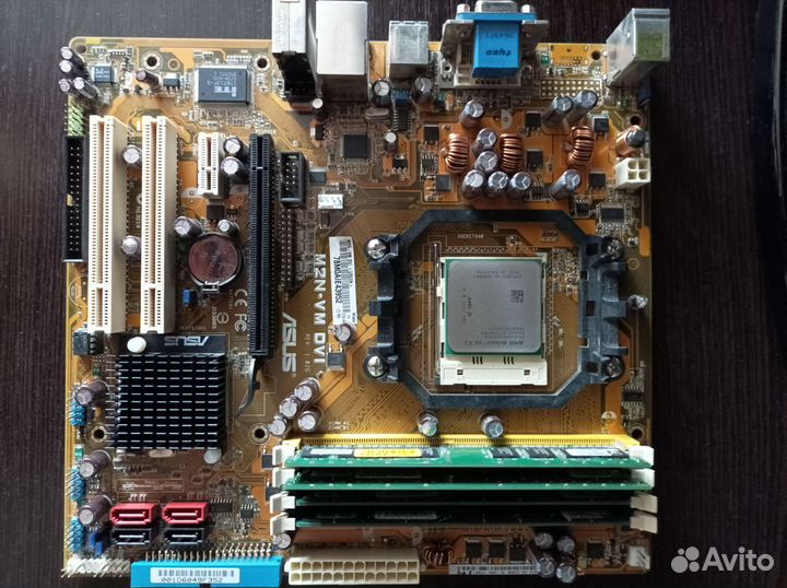 Материнская плата с процессором и памятью