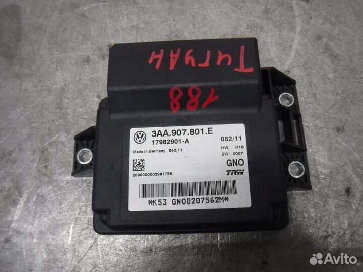 Блок управления парковочным тормозом Volkswagen