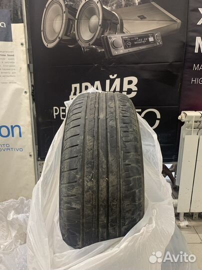 Yokohama 104ZR 215/65 R17