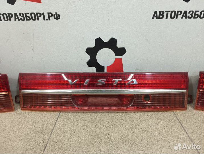 Фонарь крышки багажника задний Toyota Vista Ardeo
