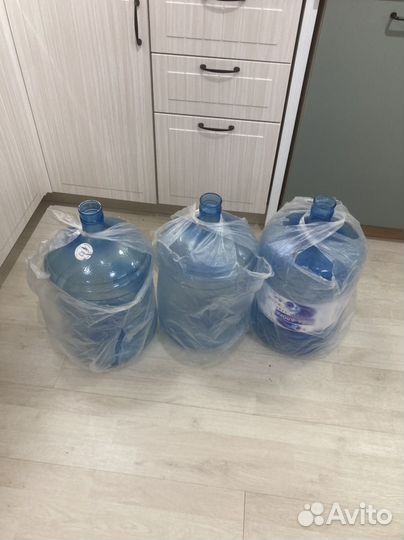 Бутыль 19 литров с помпой