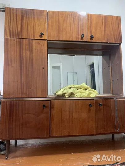 Шкаф сервант для посуды