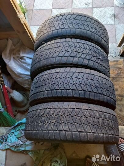 Bridgestone Blizzak DM-V2 245/65 R17