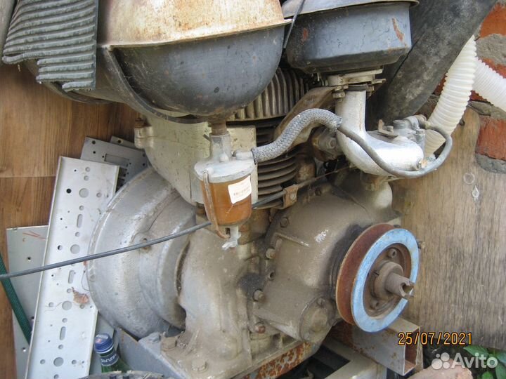 Бензиновый двигатель