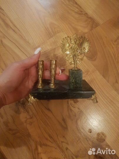 Подставка на стол министерская