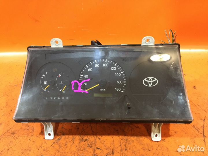 Панель приборов Toyota Hiace RZH112V