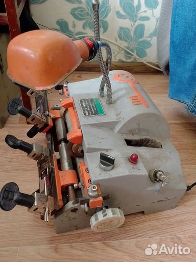 Продам станок для изготовления ключей