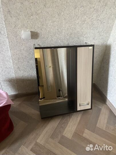 Полочка для ванной с зеркалом