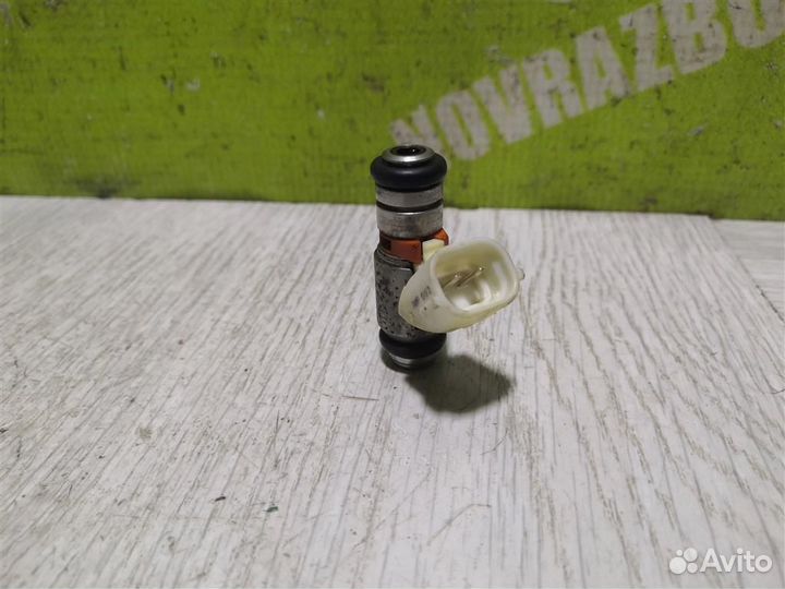 Форсунка инжекторная Шкода Октавия А4