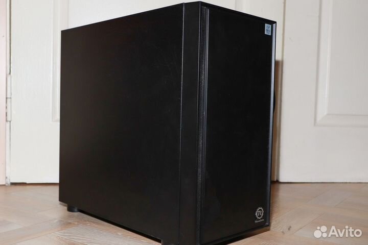 Корпус mATX Thermaltake Versa H17