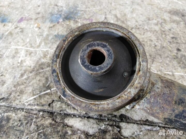 Тяга задняя продольная