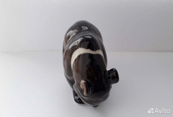 Фарфоровая статуэтка 