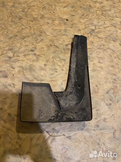 Брызговик задний левый тойота рав 4 15-18