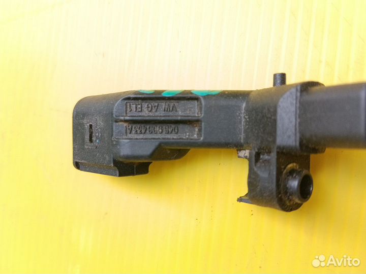 VW Pointer Датчик положения коленвала 045906433A