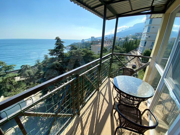 2-к. квартира, 60 м², 3/3 эт.