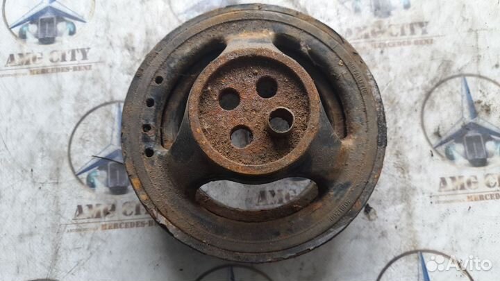 Мерседес E-Класс Шкив коленчатого вала