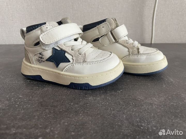 Кроссовки утепленные