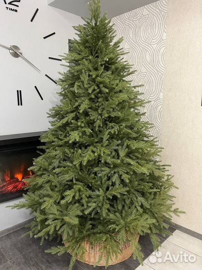 Елка полностью литая (новая)