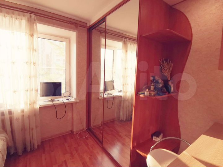 Комната 13 м² в 8-к., 6/9 эт.