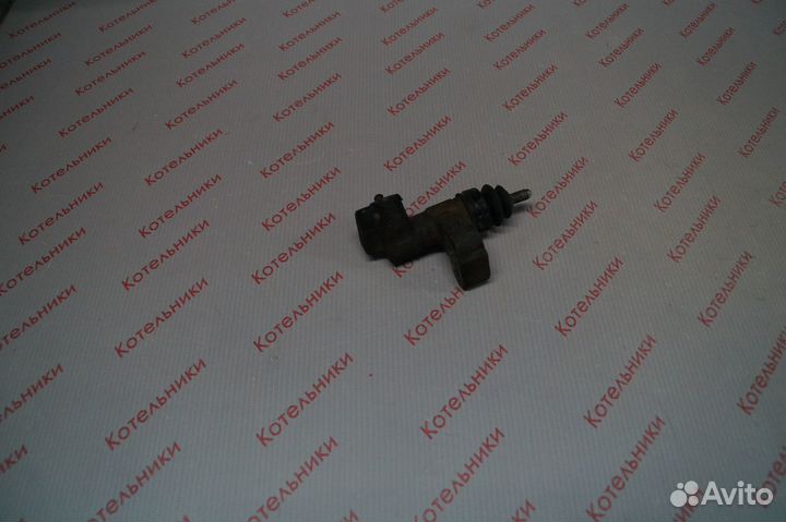 Nissan 30620-2J00A Цилиндр сцепления рабочий