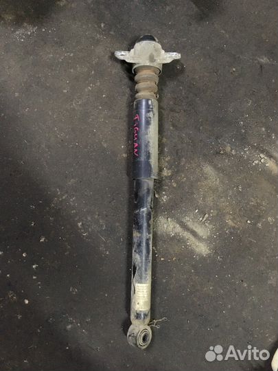 Амортизатор задний (Volkswagen Tiguan)