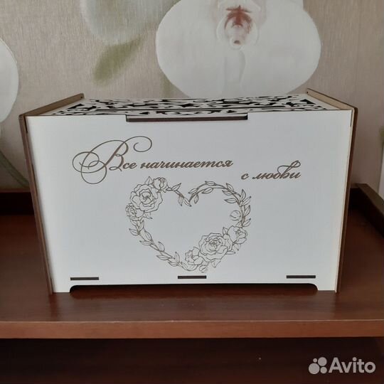 Семейный банк и подставка для колец на свадьбу