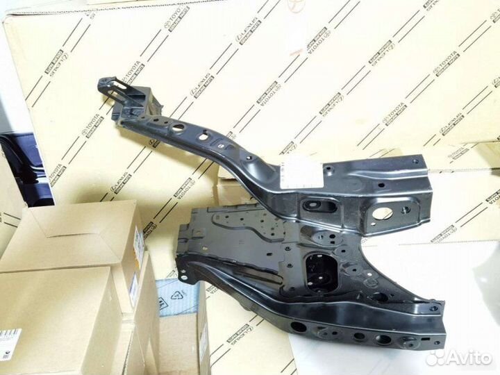 Суппорт фары Toyota Land Cruiser 300 2021-2023