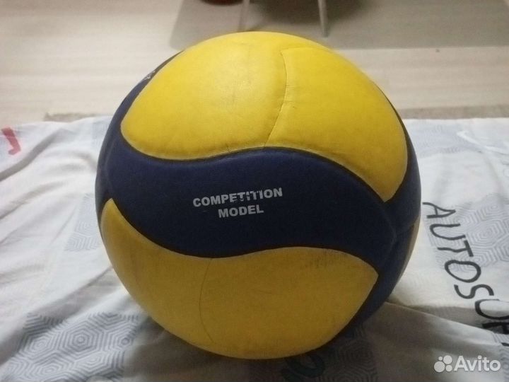 Волейбольный мяч mikasa v330w