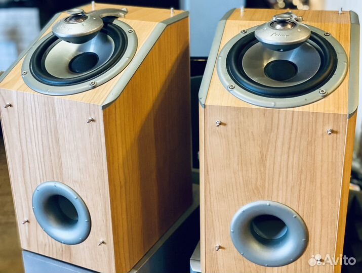 Полочники Mirage Omni 60, Canada