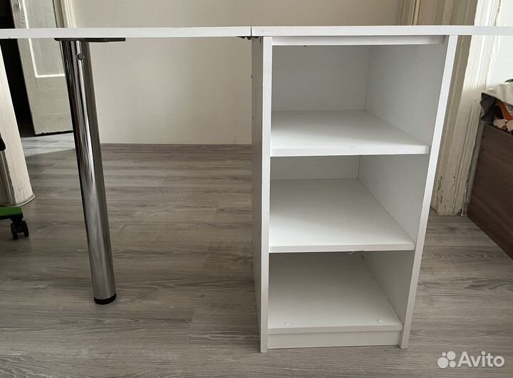 Маникюрный стол складной бу