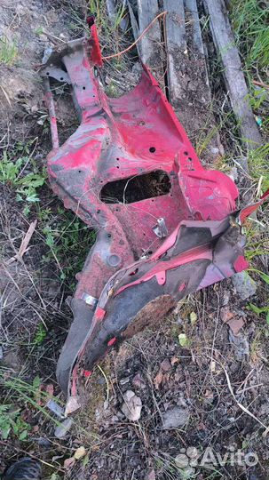 Передний правый лонжерон Audi 80B3