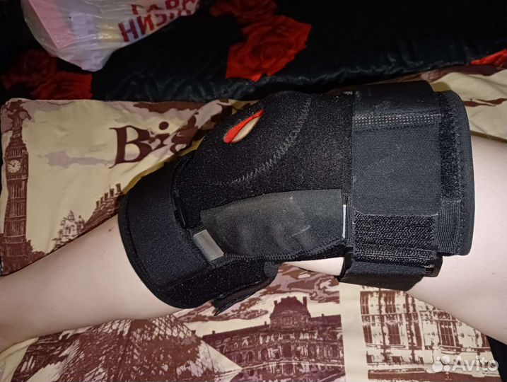 Наколенник ортопедический