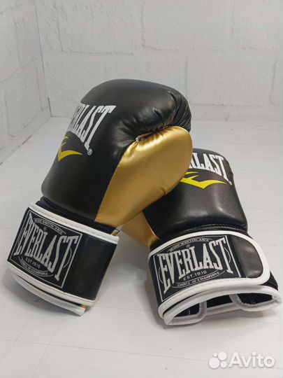 Боксерские перчатки