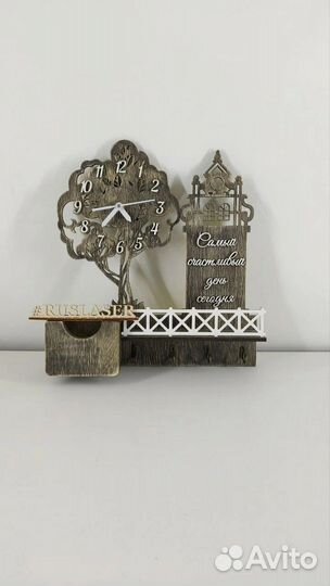 Ключница настенная с часами