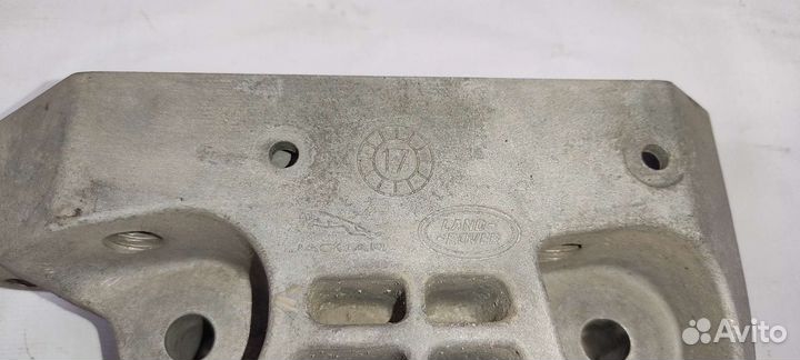 Кронштейн двигателя правый 2.0TD AJ200 RR Evoque