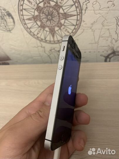 Телефон iPhone se 32 gb