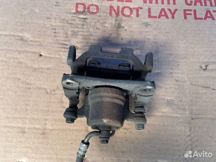 Суппорт задний правый Infiniti Ex35 J50 3 2008