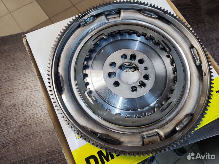 Маховик двухмассовый Luk 1.2 - 1.6 415068209