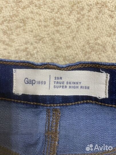 Джинсы Gap