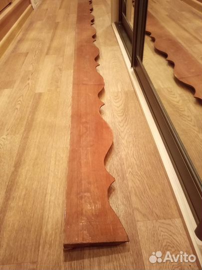 Карниз резной массив дерева тонированный