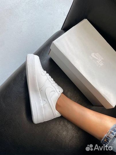 Кроссовки nike air force 1 белые