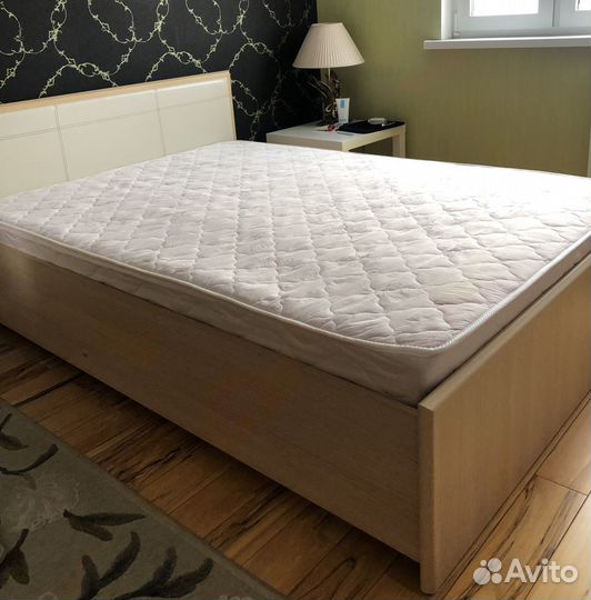 Кровать с матрасом 140 200 бу