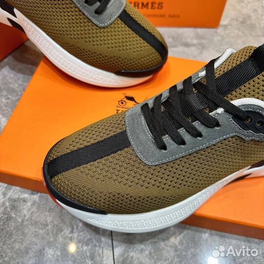 Стильные кроссовки для динамичных мужчин